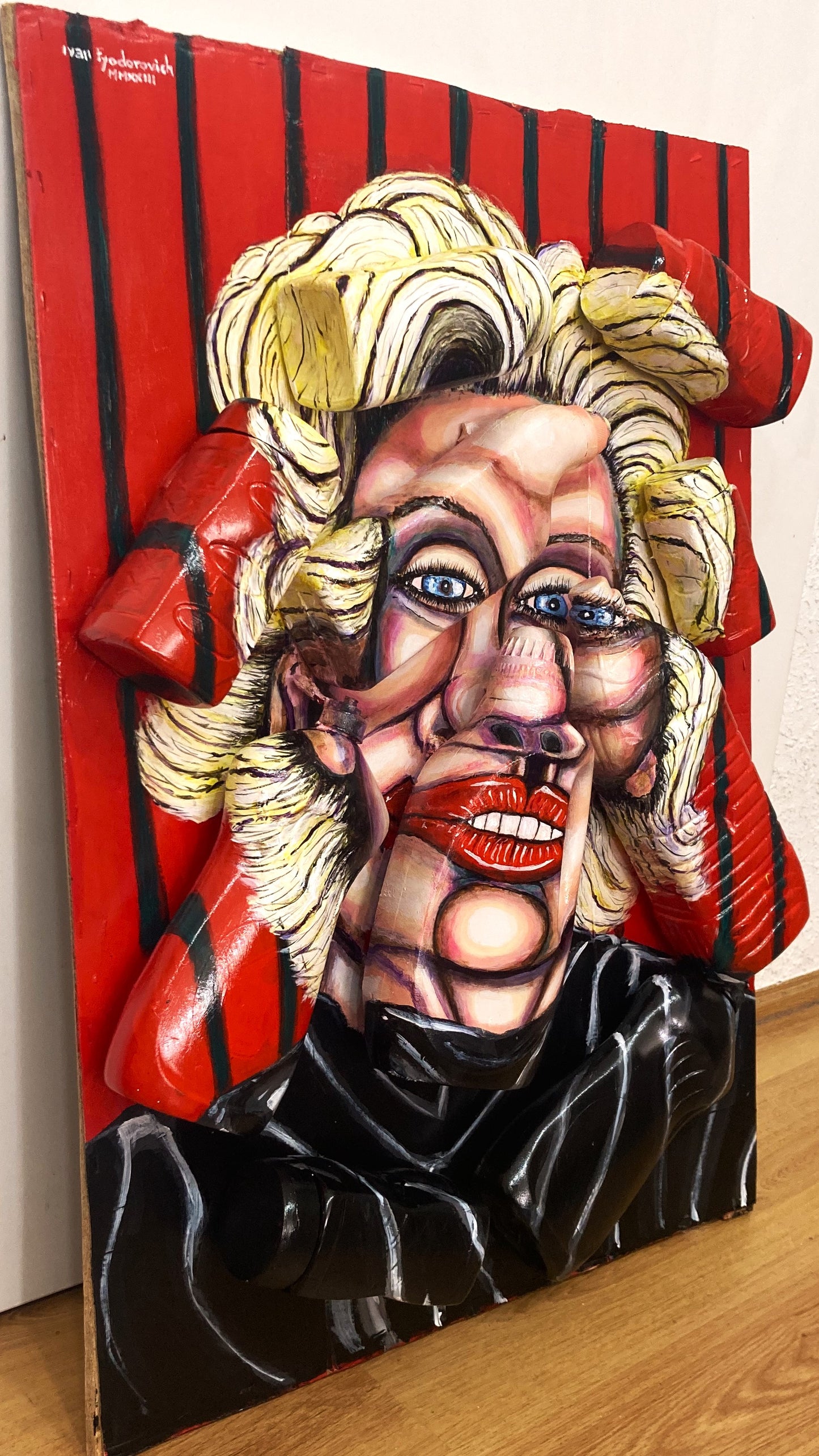 3D Portrait of Marilyn Monroe. Acrylic Painting  on Cardboard and various washing products plastic bottles [Recycled Art]. Ivan Fyodorovich. Medium lateral left view